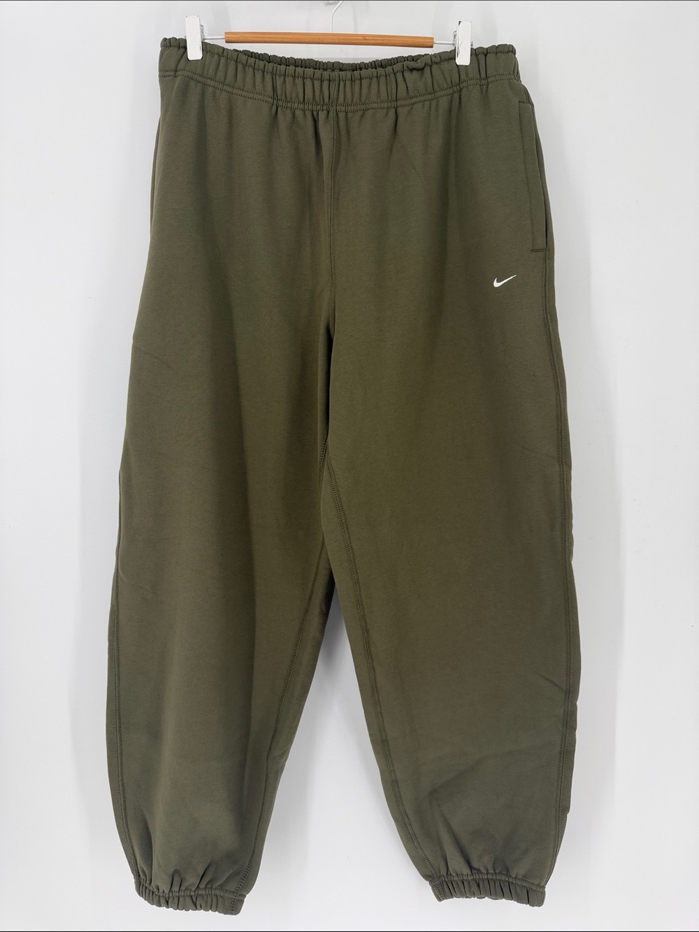 Nike Solo Swoosh Fleece Pants Men’s L Olive HV1088-222 NWT